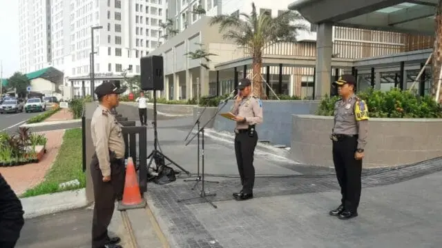 Polsek Kelapa Dua Bersama TNI dan Elemen Masyarakat Amankan Malam Takbir dan Hari Raya Idul Fitri 1439 H Polsek Kelapa Dua Bersama TNI dan Elemen Masyarakat Amankan Malam Takbir dan Hari Raya Idul Fitri 1439 H