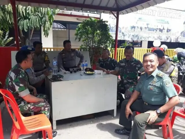 Sinegritas TNI - Polri Dalam Menjaga Keamanan Semakin Kokoh dan Solid Sinegritas TNI - Polri Dalam Menjaga Keamanan Semakin Kokoh dan Solid