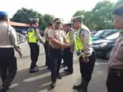 Kapolsek Neglasari Apresiasi Anggota di Hari Pertama Kapolsek Neglasari Apresiasi Anggota di Hari Pertama