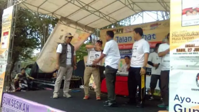Muspika Kecamatan Kelapa Dua Gelar Acara Gerak Jalan Sehat Meriahkan Pilbub Kabupaten Tangerang