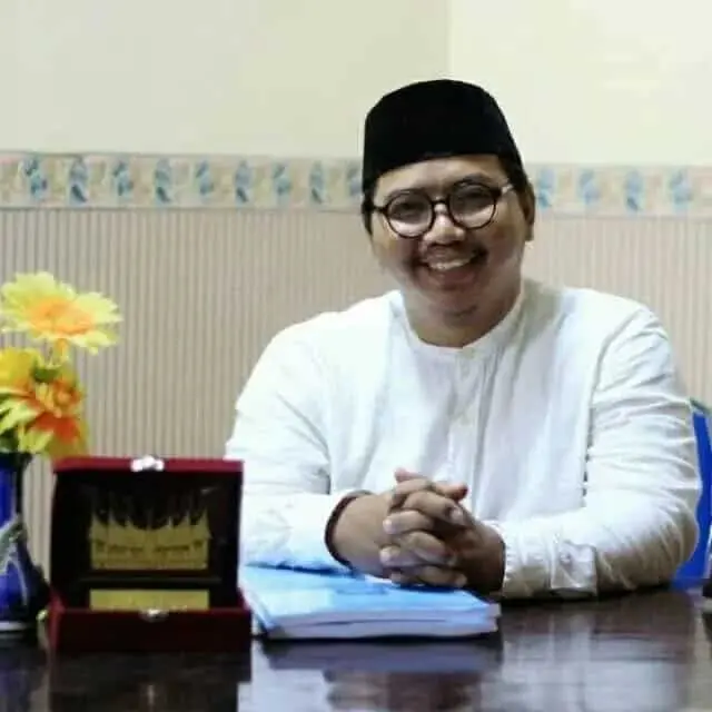MENGAPA HARUS KE TPS? SUARA KITA ADALAH WUJUD PEMILIH YANG BERDAULAT MENGAPA HARUS KE TPS? SUARA KITA ADALAH WUJUD PEMILIH YANG BERDAULAT