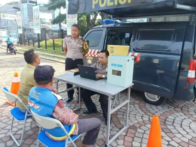 Berikan Pelayanan, Sat Binmas polsek jatiuwung Laksanakan Giat Sentra Pelayanan Masyarakat Berikan Pelayanan, Sat Binmas polsek jatiuwung Laksanakan Giat Sentra Pelayanan Masyarakat
