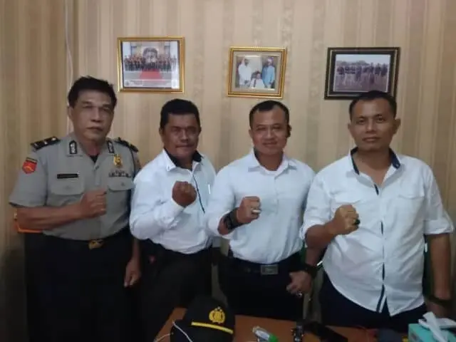 Tim Vapers Polsek Curug Akan Tembak Mati Begal yang Meresahkan Warga Tim Vapers Polsek Curug Akan Tembak Mati Begal yang Meresahkan Warga