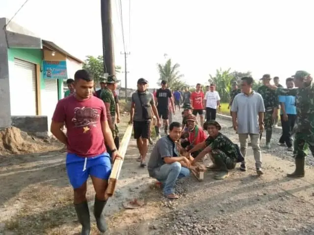 Sinergi Pemuda Desa dalam TMMD ke-102 Kodim 0510/Trs Sinergi Pemuda Desa dalam TMMD ke-102 Kodim 0510/Trs