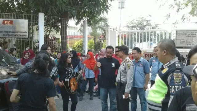 Polsek Batu Ceper Kawal Unjuk Rasa Karyawan PT PZ Cussons Polsek Batu Ceper Kawal Unjuk Rasa Karyawan PT PZ Cussons