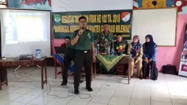 Penyuluhan Bela Negara TMMD Kodim 0510/Tts Ajak Masyarakat Tepis Isu Negatif Tentang NKRI Penyuluhan Bela Negara TMMD Kodim 0510/Tts Ajak Masyarakat Tepis Isu Negatif Tentang NKRI