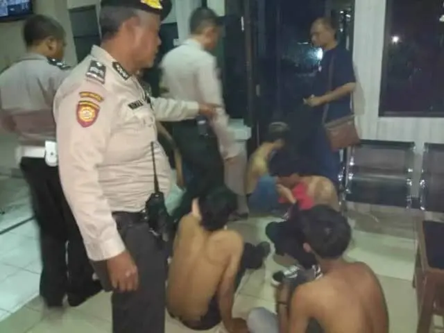 Patroli Biru Polsek Jatiuwung Tangkap Pelaku Perampasan HP Patroli Biru Polsek Jatiuwung Tangkap Pelaku Perampasan HP