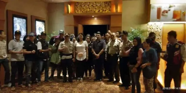 Polsek Ciledug Gelar Nobar Film 22 Menit di Bioskop XXI Mall CBD Ciledug Polsek Ciledug Gelar Nobar Film 22 Menit di Bioskop XXI Mall CBD Ciledug
