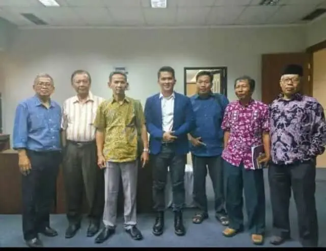 Gubernur Banten dan DPRD serta Polemik Sekolah Gratis