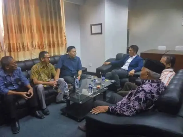 Terkait Sekolah Gratis dan Berkualitas, Komite Sekolah Banten Tantang Debat Gubernur Wahidin Halim Terkait Sekolah Gratis dan Berkualitas, Komite Sekolah Banten Tantang Debat Gubernur Wahidin Halim