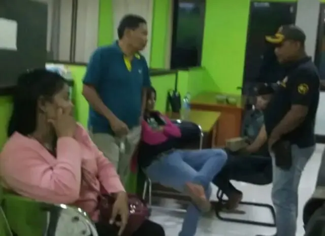 Kalong Wewe Gakumda Ciduk PSK dan Pasangan Mesum Kalong Wewe Gakumda Ciduk PSK dan Pasangan Mesum