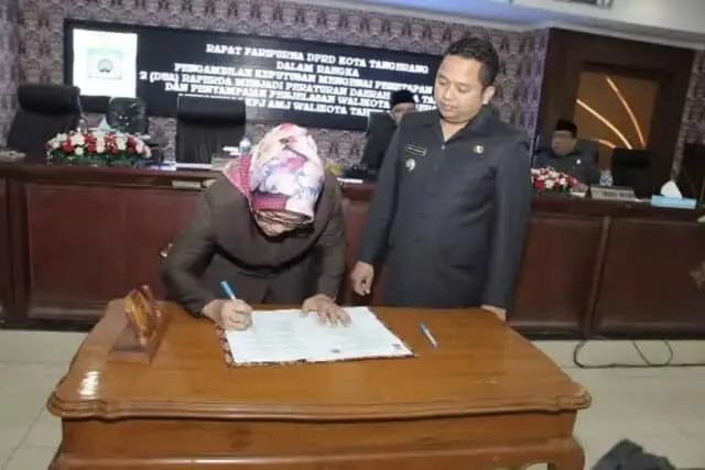 Rapat Paripurna DPRD Kota Tangerang Tetapkan Raperda Kesejahteraan Lanjut Usia Menjadi Perda Rapat Paripurna DPRD Kota Tangerang Tetapkan Raperda Kesejahteraan Lanjut Usia Menjadi Perda