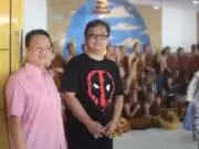 Umat Budha Bersama Calon Biksu Jalani Tradisi Pindapata di Gerendeng Pulo Umat Budha Bersama Calon Biksu Jalani Tradisi Pindapata di Gerendeng Pulo