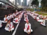 Henny dari kota Tangerang, yang menjadi instruktur senam untuk rekor dunia Poco-Poco Henny dari kota Tangerang, yang menjadi instruktur senam untuk rekor dunia Poco-Poco