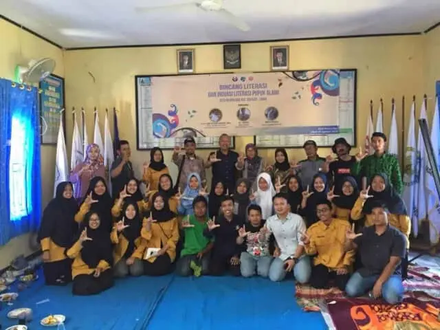 Penuhi Undangan Bincang Literasi, Kadiskerpus Lebak Ajak Warga Desa Muaradua Gotong Royong Bangun Perpustakaan Penuhi Undangan Bincang Literasi, Kadiskerpus Lebak Ajak Warga Desa Muaradua Gotong Royong Bangun Perpustakaan