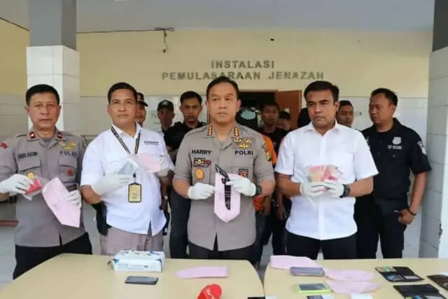 Kurang Dari Lima Hari 4 Pelaku Curas Terhadap Pensiunan Guru Berhasil Dibekuk Polisi Kurang Dari Lima Hari 4 Pelaku Curas Terhadap Pensiunan Guru Berhasil Dibekuk Polisi
