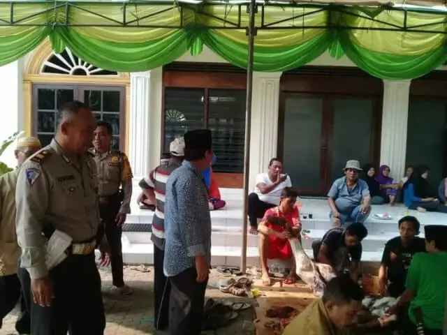 Polsek Batu Ceper Lakukan Pengamanan Perayaan Idul Adha dan Pemotongan Hewan Qurban Polsek Batu Ceper Lakukan Pengamanan Perayaan Idul Adha dan Pemotongan Hewan Qurban