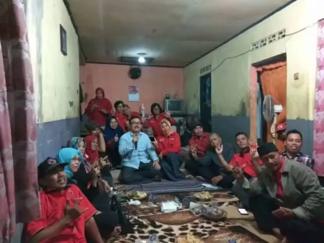 Anggota DPR RI Eddy Kusuma Wijaya Sambangi Masyarakat Larangan Anggota DPR RI Eddy Kusuma Wijaya Sambangi Masyarakat Larangan