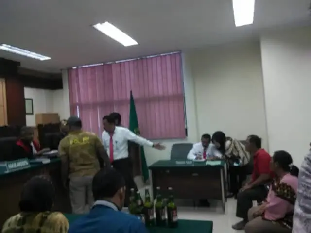 Tiga Penjual Miras Terjaring Operasi Gakumda Satpol PP, Langsung Disidang di Pengadilan Tiga Penjual Miras Terjaring Operasi Gakumda Satpol PP, Langsung Disidang di Pengadilan