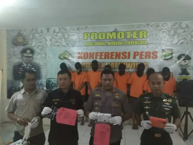 Tim Reskrim Polsek Jatiuwung Ringkus 8 Komplotan Spesialis Penjambret HP Tim Reskrim Polsek Jatiuwung Ringkus 8 Komplotan Spesialis Penjambret HP