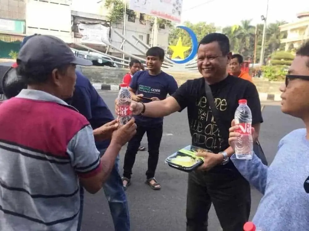 Komunitas Geser & Yayasan Kalpati Gajah Tunggal Berbagi Kasih Dengan Kaum Dhuafa Komunitas Geser & Yayasan Kalpati Gajah Tunggal Berbagi Kasih Dengan Kaum Dhuafa