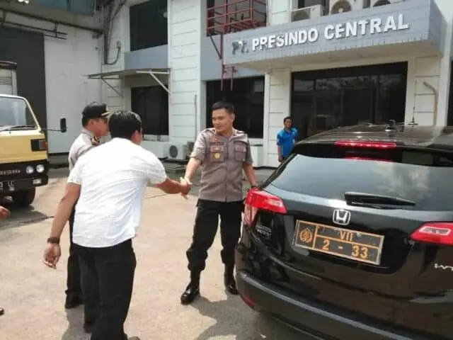 Berikan Pesan Kamtibmas Wakapolres Metro Tangerang Kota Sambangi PT. Presindo Central Berikan Pesan Kamtibmas Wakapolres Metro Tangerang Kota Sambangi PT. Presindo Central