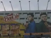 Beruang Hitam Gakumda Copot Billboard Ngemplang Pajak