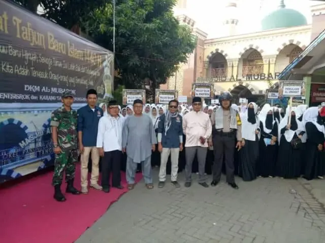 Polsek Cipondoh Kawal Pawai Ta'aruf Sambut Tahun Baru Islam 1440 H DKM Al mubarok Meriah dan Penuh Hikmat Polsek Cipondoh Kawal Pawai Ta'aruf Sambut Tahun Baru Islam 1440 H DKM Al mubarok Meriah dan Penuh Hikmat