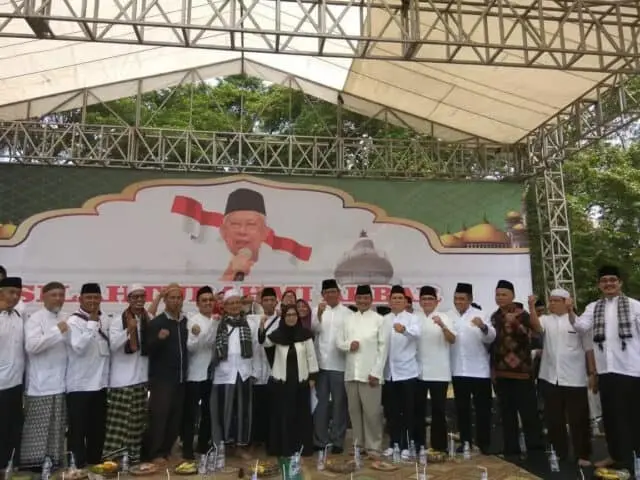 Aliansi Masyarakat Banten Bersatu (AMBB) Menggelar Silaturahmi Akbar dan Istighosah Nasional Bersama Ma'ruf Amin Aliansi Masyarakat Banten Bersatu (AMBB) Menggelar Silaturahmi Akbar dan Istighosah Nasional Bersama Ma'ruf Amin