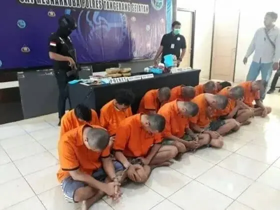 12 Remaja Ini Diciduk Polisi Diduga Edarkan Narkoba Di Tangsel 12 Remaja Ini Diciduk Polisi Diduga Edarkan Narkoba Di Tangsel