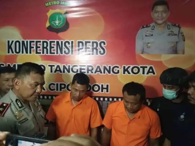 Polisi Tangkap 2 Dari 3 Tersangka Pelaku Pengeroyokan di Cipondoh Polisi Tangkap 2 Dari 3 Tersangka Pelaku Pengeroyokan di Cipondoh