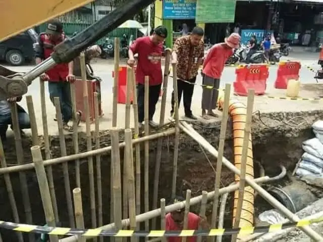 Warga : Terima Kasih PDAM TB Sudah Berhasil Tutup Kebocoran Pipa Warga : Terima Kasih PDAM TB Sudah Berhasil Tutup Kebocoran Pipa
