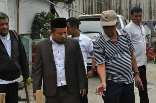 Anggota DPRD Kota Tangerang Sidak Lokasi Perbaikan Pipa Bocor Anggota DPRD Kota Tangerang Sidak Lokasi Perbaikan Pipa Bocor