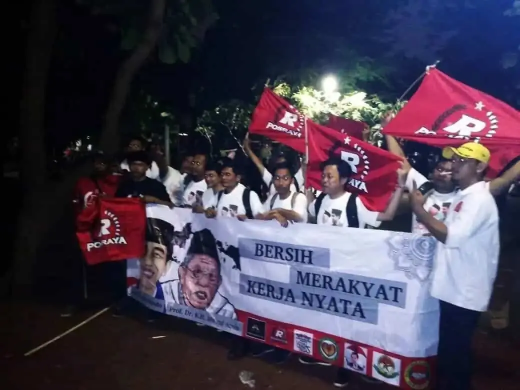 Relawan Jokowi-Ma'ruf Long March Menyambut Pengambilan Nomor Urut