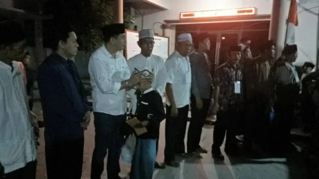 Ratusan Anak Yatim di Kampung Legok Mendapatkan Kasih Sayang Ratusan Anak Yatim di Kampung Legok Mendapatkan Kasih Sayang