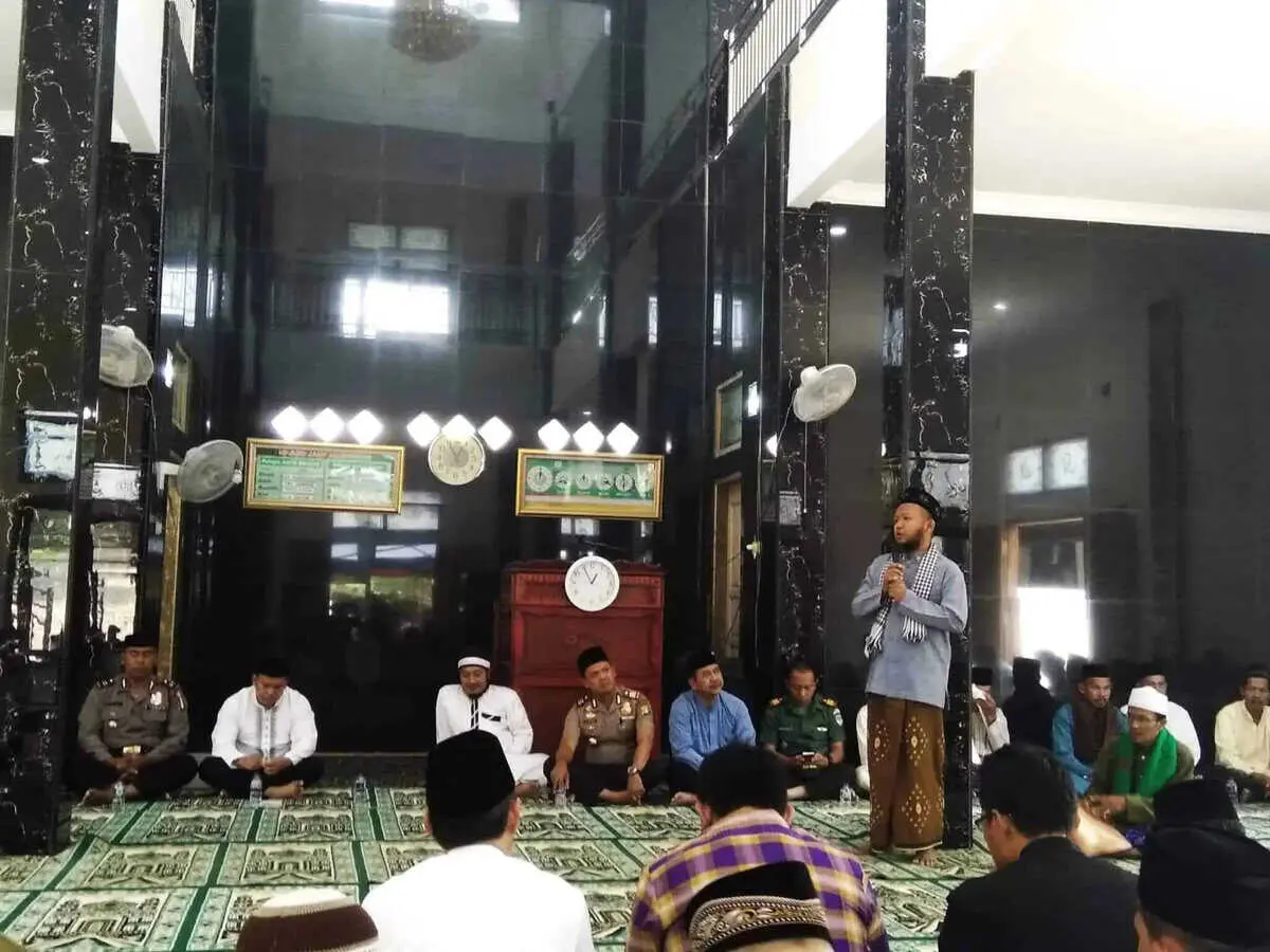 Tim JUMLING Pemkab Tangerang Hibahkan 20 Juta Pada Masjid Jami Al – Barkah Desa Tanjung Burung Teluk Naga Tim JUMLING Pemkab Tangerang Hibahkan 20 Juta Pada Masjid Jami Al – Barkah Desa Tanjung Burung Teluk Naga