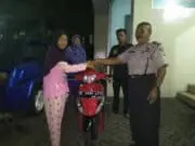 Bukti Kepedulian Polisi, Polsubsektor Palem Semi Serahkan Ranmor Pada Keluarga Alm. Banpol Dedi Sukasetia Bukti Kepedulian Polisi, Polsubsektor Palem Semi Serahkan Ranmor Pada Keluarga Alm. Banpol Dedi Sukasetia