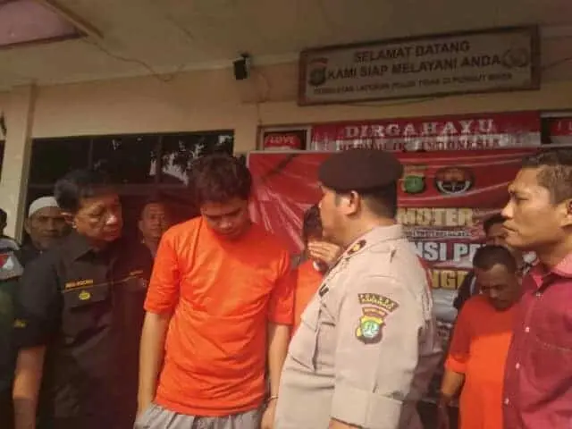 Polisi : Respon Cepat Informasi Empat Pelaku Narkoba Berhasil Dibekuk Polisi : Respon Cepat Informasi Empat Pelaku Narkoba Berhasil Dibekuk