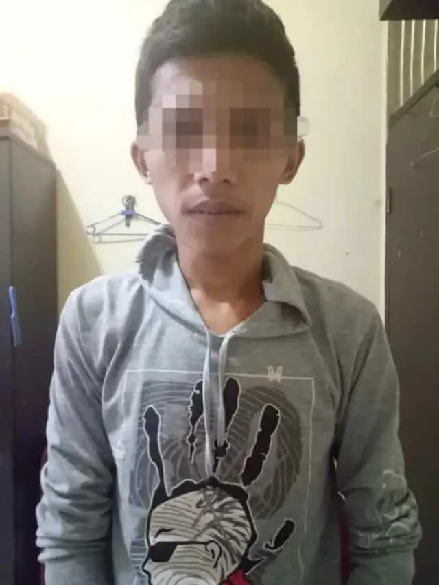 Edarkan Sabu Pria ini Di Tangkap Buser Polsek Karawaci Edarkan Sabu Pria ini Di Tangkap Buser Polsek Karawaci