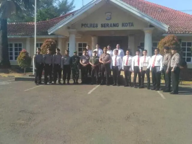 Polres Serang Kota Berikan Penghargaan Sembilan Anggota Reskrim Polsek Serang Polres Serang Kota Berikan Penghargaan Sembilan Anggota Reskrim Polsek Serang