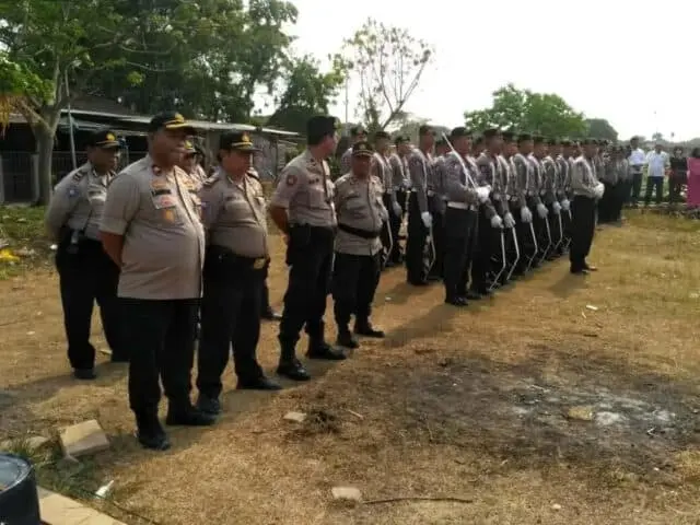Kapolsek Neglasari, Hadiri Prosesi Pemakaman AKBP Ependi Sirait Kapolsek Neglasari, Hadiri Prosesi Pemakaman AKBP Ependi Sirait