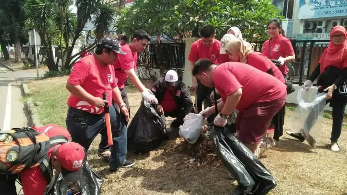 DPC PSI Tangsel Eksekusi Sampah di Pasar Modern BSD DPC PSI Tangsel Eksekusi Sampah di Pasar Modern BSD