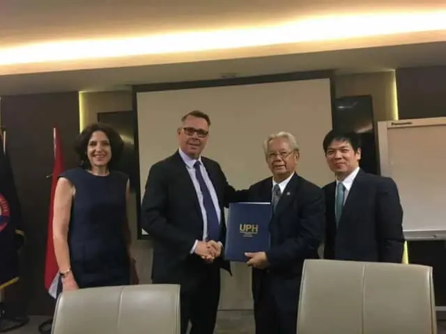 UPH Luncurkan ‘New Science and Engineering Partnership Program’ dengan La Trobe University, Australia UPH Luncurkan ‘New Science and Engineering Partnership Program’ dengan La Trobe University, Australia