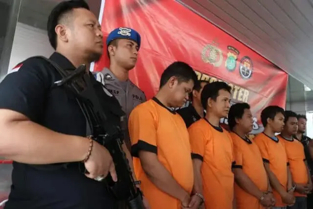 Tipu Lewat Surat Berharga Fiktif, Lima Pelaku Ditangkap Polisi Tipu Lewat Surat Berharga Fiktif, Lima Pelaku Ditangkap Polisi