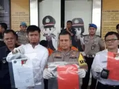 4 Dari 6 Anggota BNN Gadungan Berhasil Diringkus Polisi 4 Dari 6 Anggota BNN Gadungan Berhasil Diringkus Polisi