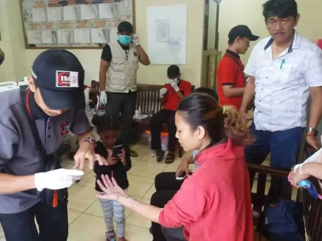Hapus Tatto Gratis, Polisi Dan IMS Ajak Anak Punk Hijrah Hapus Tatto Gratis, Polisi Dan IMS Ajak Anak Punk Hijrah