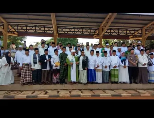Ribuan Santri Kota Tangerang Rayakan HSN di Alun Alun Lapangan Ahmad Yani Ribuan Santri Kota Tangerang Rayakan HSN di Alun Alun Lapangan Ahmad Yani