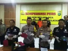 Polisi Tembak Pelaku Curas di Toko 212 Mart di Bencongan Polisi Tembak Pelaku Curas di Toko 212 Mart di Bencongan