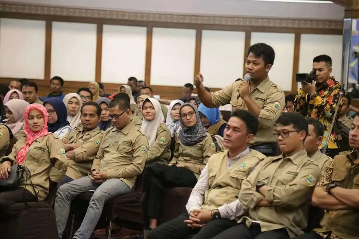 Mengurai Kemiskinan Melalui Jamsosratu Mengurai Kemiskinan Melalui Jamsosratu