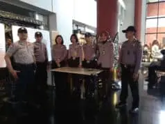 Polisi Bandara Soetta, Pastikan Keluarga Korban Dapat Pelayanan Terbaik di Crisis Center Lion Air JT 610 Polisi Bandara Soetta, Pastikan Keluarga Korban Dapat Pelayanan Terbaik di Crisis Center Lion Air JT 610